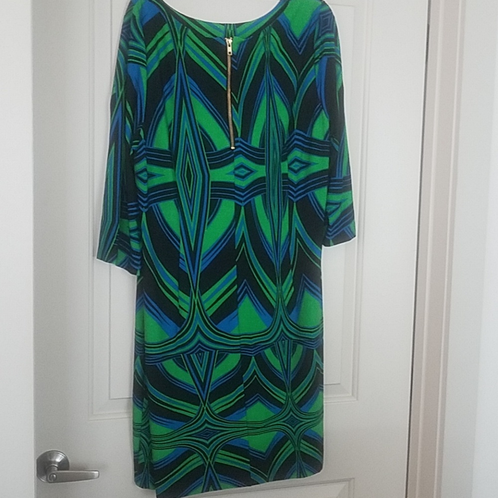 Dress - Picture 6 of 7